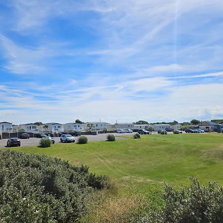 Beachside Holiday Park Брен Экстерьер фото